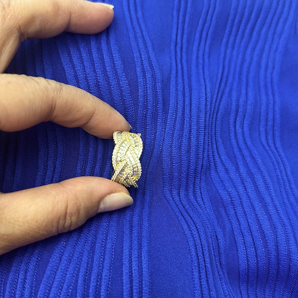 Ring - Picture 2 of 4